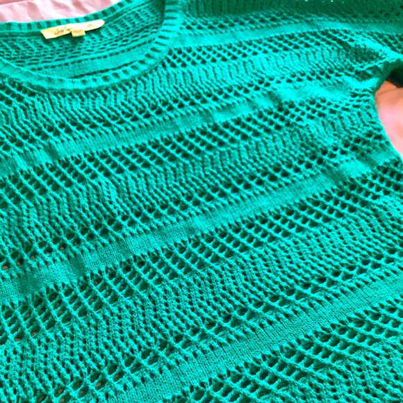 Francesca’s “Annabelle” Label Short Sleeve Sweater - Picture 5 of 7